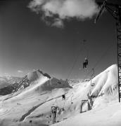 Sessellift Hafling-Meran 2000 (Positivo) di Foto Elisabeth Fuchs-Hauffen, Überlingen/Bodensee,Fuchs-Hauffen, Elisabeth (1970/03/01 - 1970/03/31)