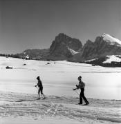 Langläufer (Positivo) di Foto Elisabeth Fuchs-Hauffen, Überlingen/Bodensee,Fuchs-Hauffen, Elisabeth (1979/02/01 - 1979/02/28)