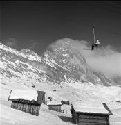 Skifahrer (Positivo) di Foto Elisabeth Fuchs-Hauffen, Überlingen/Bodensee,Fuchs-Hauffen, Elisabeth (1968/03/01 - 1968/03/31)