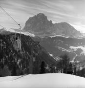 Skifahrer (Positivo) di Foto Elisabeth Fuchs-Hauffen, Überlingen/Bodensee,Fuchs-Hauffen, Elisabeth (1968/03/01 - 1968/03/31)