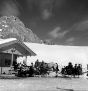 Skifahrer (Positivo) di Foto Elisabeth Fuchs-Hauffen, Überlingen/Bodensee,Fuchs-Hauffen, Elisabeth (1968/03/01 - 1968/03/31)