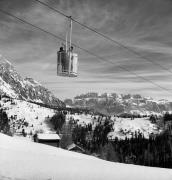 Skifahrer (Positivo) di Foto Elisabeth Fuchs-Hauffen, Überlingen/Bodensee,Fuchs-Hauffen, Elisabeth (1968/03/01 - 1968/03/31)