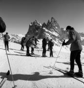 Skifahrer (Positivo) di Foto Elisabeth Fuchs-Hauffen, Überlingen/Bodensee,Fuchs-Hauffen, Elisabeth (1968/03/01 - 1968/03/31)