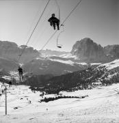 Skifahrer (Positivo) di Foto Elisabeth Fuchs-Hauffen, Überlingen/Bodensee,Fuchs-Hauffen, Elisabeth (1968/03/01 - 1968/03/31)