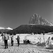 Skifahrer (Positivo) di Foto Elisabeth Fuchs-Hauffen, Überlingen/Bodensee,Fuchs-Hauffen, Elisabeth (1968/03/01 - 1968/03/31)