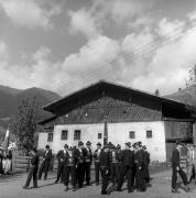 Tracht: Sarntal (Positivo) di Foto Elisabeth Fuchs-Hauffen, Überlingen/Bodensee,Fuchs-Hauffen, Elisabeth (1968/05/01 - 1968/05/31)