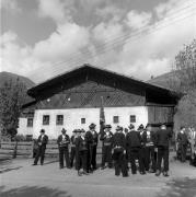 Tracht: Sarntal (Positivo) di Foto Elisabeth Fuchs-Hauffen, Überlingen/Bodensee,Fuchs-Hauffen, Elisabeth (1968/05/01 - 1968/05/31)