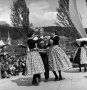 danza (Positivo) di Foto Elisabeth Fuchs-Hauffen, Überlingen/Bodensee,Fuchs-Hauffen, Elisabeth (1968/05/01 - 1968/05/31)