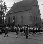 Umzug: Trachten Meran (Positivo) di Foto Elisabeth Fuchs-Hauffen, Überlingen/Bodensee,Fuchs-Hauffen, Elisabeth (1968/04/01 - 1968/04/43)