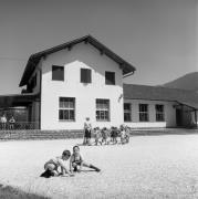 Kindergarten (Positivo) di Foto Elisabeth Fuchs-Hauffen, Überlingen/Bodensee,Fuchs-Hauffen, Elisabeth (1968/06/01 - 1968/06/63)