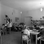 Kindergarten (Positivo) di Foto Elisabeth Fuchs-Hauffen, Überlingen/Bodensee,Fuchs-Hauffen, Elisabeth (1968/06/01 - 1968/06/63)