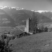 Schloß Hochnaturns (Positivo) di Foto Elisabeth Fuchs-Hauffen, Überlingen/Bodensee,Fuchs-Hauffen, Elisabeth (1968/05/01 - 1968/05/31)