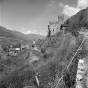 Schloß Hochnaturns (Positivo) di Foto Elisabeth Fuchs-Hauffen, Überlingen/Bodensee,Fuchs-Hauffen, Elisabeth (1968/05/01 - 1968/05/31)