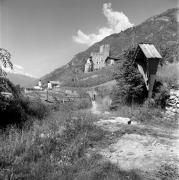 Schloß Hochnaturns (Positivo) di Foto Elisabeth Fuchs-Hauffen, Überlingen/Bodensee,Fuchs-Hauffen, Elisabeth (1968/05/01 - 1968/05/31)