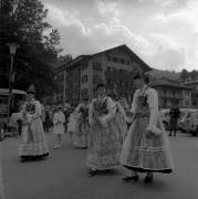 processione (Positivo) di Foto Elisabeth Fuchs-Hauffen, Überlingen/Bodensee,Fuchs-Hauffen, Elisabeth (1968/07/01 - 1968/07/31)