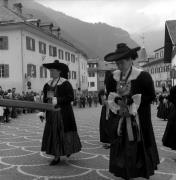 processione (Positivo) di Foto Elisabeth Fuchs-Hauffen, Überlingen/Bodensee,Fuchs-Hauffen, Elisabeth (1968/07/01 - 1968/07/31)