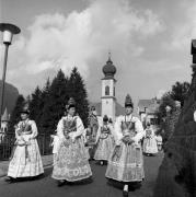 processione (Positivo) di Foto Elisabeth Fuchs-Hauffen, Überlingen/Bodensee,Fuchs-Hauffen, Elisabeth (1968/07/01 - 1968/07/31)