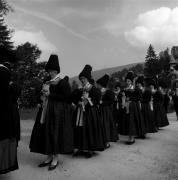 processione (Positivo) di Foto Elisabeth Fuchs-Hauffen, Überlingen/Bodensee,Fuchs-Hauffen, Elisabeth (1968/07/01 - 1968/07/31)