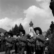 processione (Positivo) di Foto Elisabeth Fuchs-Hauffen, Überlingen/Bodensee,Fuchs-Hauffen, Elisabeth (1968/07/01 - 1968/07/31)