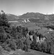 piramidi di terra (Positivo) di Foto Elisabeth Fuchs-Hauffen, Überlingen/Bodensee,Fuchs-Hauffen, Elisabeth (1968/06/01 - 1968/06/63)