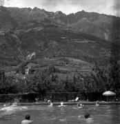 piscina (Positivo) di Foto Elisabeth Fuchs-Hauffen, Überlingen/Bodensee,Fuchs-Hauffen, Elisabeth (1968/05/01 - 1968/05/31)