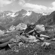 Wanderer/Ausflügler (Positivo) di Foto Elisabeth Fuchs-Hauffen, Überlingen/Bodensee,Fuchs-Hauffen, Elisabeth (1968/07/01 - 1968/07/31)