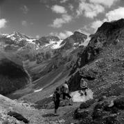 Wanderer/Ausflügler (Positivo) di Foto Elisabeth Fuchs-Hauffen, Überlingen/Bodensee,Fuchs-Hauffen, Elisabeth (1968/07/01 - 1968/07/31)