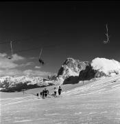 Skipisten (Positivo) di Foto Elisabeth Fuchs-Hauffen, Überlingen/Bodensee,Fuchs-Hauffen, Elisabeth (1977/02/01 - 1977/02/28)