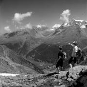 Wanderer/Ausflügler (Positivo) di Foto Elisabeth Fuchs-Hauffen, Überlingen/Bodensee,Fuchs-Hauffen, Elisabeth (1968/07/01 - 1968/07/31)