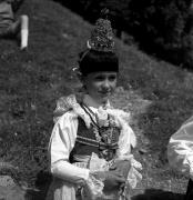 costume tradizionale (Positivo) di Foto Elisabeth Fuchs-Hauffen, Überlingen/Bodensee,Fuchs-Hauffen, Elisabeth (1966/07/01 - 1966/07/31)