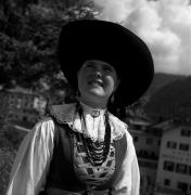 costume tradizionale (Positivo) di Foto Elisabeth Fuchs-Hauffen, Überlingen/Bodensee,Fuchs-Hauffen, Elisabeth (1966/07/01 - 1966/07/31)