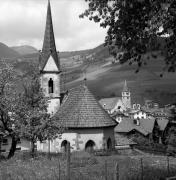 Kirche Sarntal Sarnthein Pfarrkirche (Positivo) di Foto Elisabeth Fuchs-Hauffen, Überlingen/Bodensee,Fuchs-Hauffen, Elisabeth (1966/07/01 - 1966/07/31)