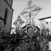 croce tombale: ferro battuto (Positivo) di Foto Elisabeth Fuchs-Hauffen, Überlingen/Bodensee,Fuchs-Hauffen, Elisabeth (1966/11/01 - 1966/11/13)