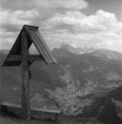 Kapelle/Bildstock/Gebetsstation/Kruzifix (Positivo) di Foto Elisabeth Fuchs-Hauffen, Überlingen/Bodensee,Fuchs-Hauffen, Elisabeth (1968/07/01 - 1968/07/31)