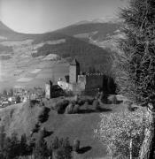 Schloß Reinegg (Sarntal) (Positivo) di Foto Elisabeth Fuchs-Hauffen, Überlingen/Bodensee,Fuchs-Hauffen, Elisabeth (1968/05/01 - 1968/05/31)