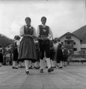 danza (Positivo) di Foto Elisabeth Fuchs-Hauffen, Überlingen/Bodensee,Fuchs-Hauffen, Elisabeth (1968/05/01 - 1968/05/31)