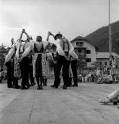 danza (Positivo) di Foto Elisabeth Fuchs-Hauffen, Überlingen/Bodensee,Fuchs-Hauffen, Elisabeth (1968/05/01 - 1968/05/31)