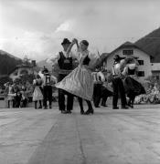 danza (Positivo) di Foto Elisabeth Fuchs-Hauffen, Überlingen/Bodensee,Fuchs-Hauffen, Elisabeth (1968/05/01 - 1968/05/31)