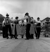 danza (Positivo) di Foto Elisabeth Fuchs-Hauffen, Überlingen/Bodensee,Fuchs-Hauffen, Elisabeth (1968/05/01 - 1968/05/31)