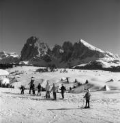 Wintersport: Skifahren (Positivo) di Foto Elisabeth Fuchs-Hauffen, Überlingen/Bodensee,Fuchs-Hauffen, Elisabeth (1971/03/01 - 1971/03/31)