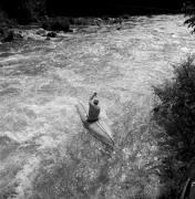 Wassersport: Kanufahren (Passer) (Positivo) di Foto Elisabeth Fuchs-Hauffen, Überlingen/Bodensee,Fuchs-Hauffen, Elisabeth (1970/06/01 - 1970/06/63)