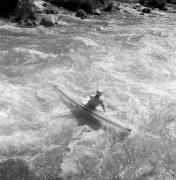 Wassersport: Kanufahren (Passer) (Positivo) di Foto Elisabeth Fuchs-Hauffen, Überlingen/Bodensee,Fuchs-Hauffen, Elisabeth (1970/06/01 - 1970/06/63)