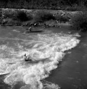 Wassersport: Kanufahren (Passer) (Positivo) di Foto Elisabeth Fuchs-Hauffen, Überlingen/Bodensee,Fuchs-Hauffen, Elisabeth (1970/06/01 - 1970/06/63)