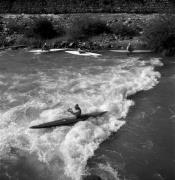 Wassersport: Kanufahren (Passer) (Positivo) di Foto Elisabeth Fuchs-Hauffen, Überlingen/Bodensee,Fuchs-Hauffen, Elisabeth (1970/06/01 - 1970/06/63)