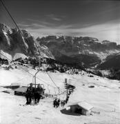 Sessellift Seceda (Positivo) di Foto Elisabeth Fuchs-Hauffen, Überlingen/Bodensee,Fuchs-Hauffen, Elisabeth (1980/02/01 - 1980/02/28)