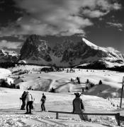 Skifahrer (Positivo) di Foto Elisabeth Fuchs-Hauffen, Überlingen/Bodensee,Fuchs-Hauffen, Elisabeth (1980/02/01 - 1980/02/28)