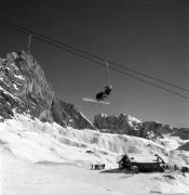 Skifahrer (Positivo) di Foto Elisabeth Fuchs-Hauffen, Überlingen/Bodensee,Fuchs-Hauffen, Elisabeth (1979/02/01 - 1979/02/28)