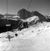 Skifahrer (Positivo) di Foto Elisabeth Fuchs-Hauffen, Überlingen/Bodensee,Fuchs-Hauffen, Elisabeth (1979/02/01 - 1979/02/28)