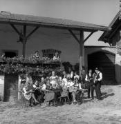 Gasthof (Positivo) di Foto Elisabeth Fuchs-Hauffen, Überlingen/Bodensee,Fuchs-Hauffen, Elisabeth (1971/10/01 - 1971/10/31)