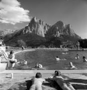 Lido Kastelruth-Seis (Positivo) di Foto Elisabeth Fuchs-Hauffen, Überlingen/Bodensee,Fuchs-Hauffen, Elisabeth (1971/07/01 - 1971/07/31)